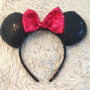 Disney Minnie Mouse Collection Sequin Black and Pink Headband Ears.